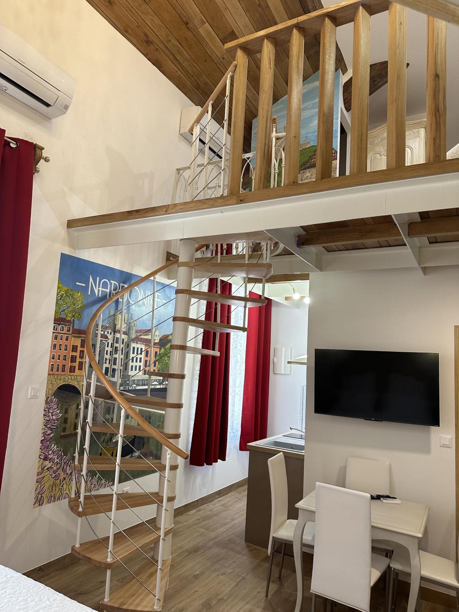 Suite A Mezzanine Dans L'Eglise Du Couvent Narbonne Exterior photo